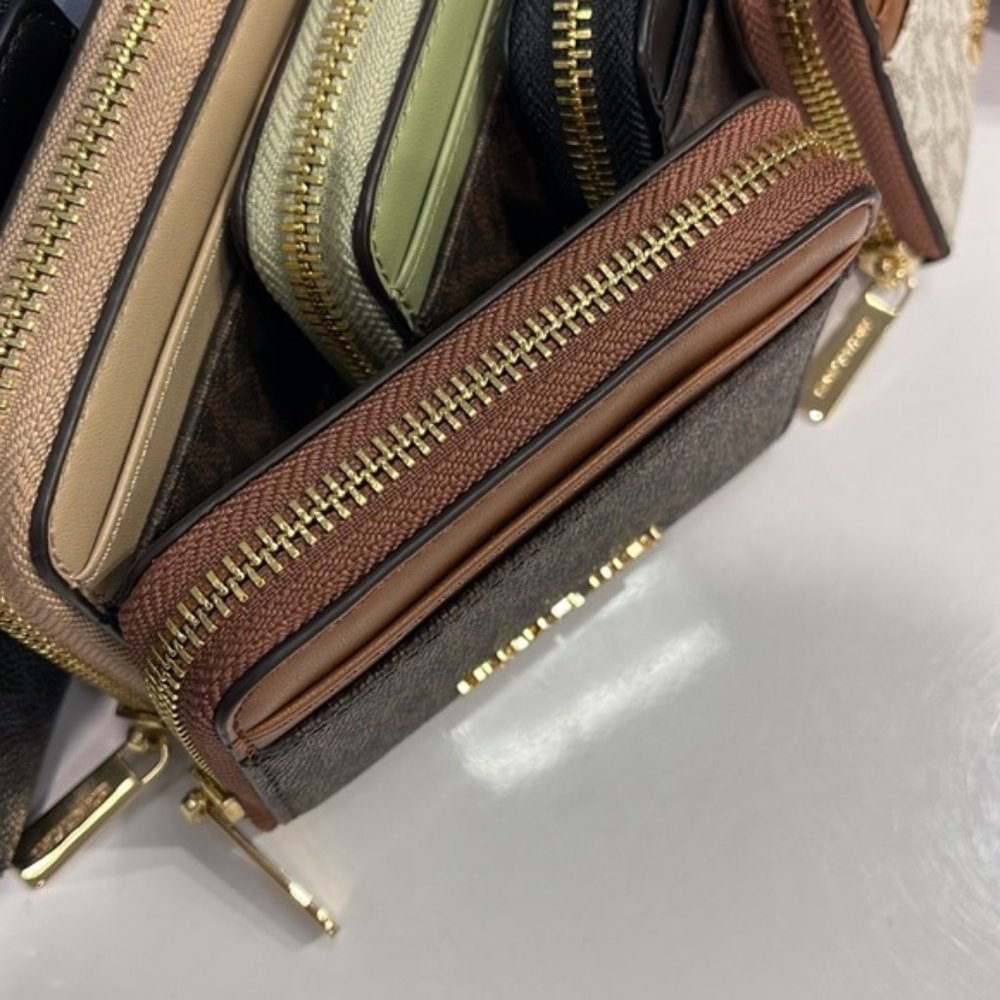 Michael Kors Jet Set Travel Medium Zip Around Card Case Brown - Picture 14 of 16